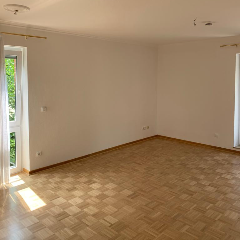 Frisch gestrichener, heller Raum